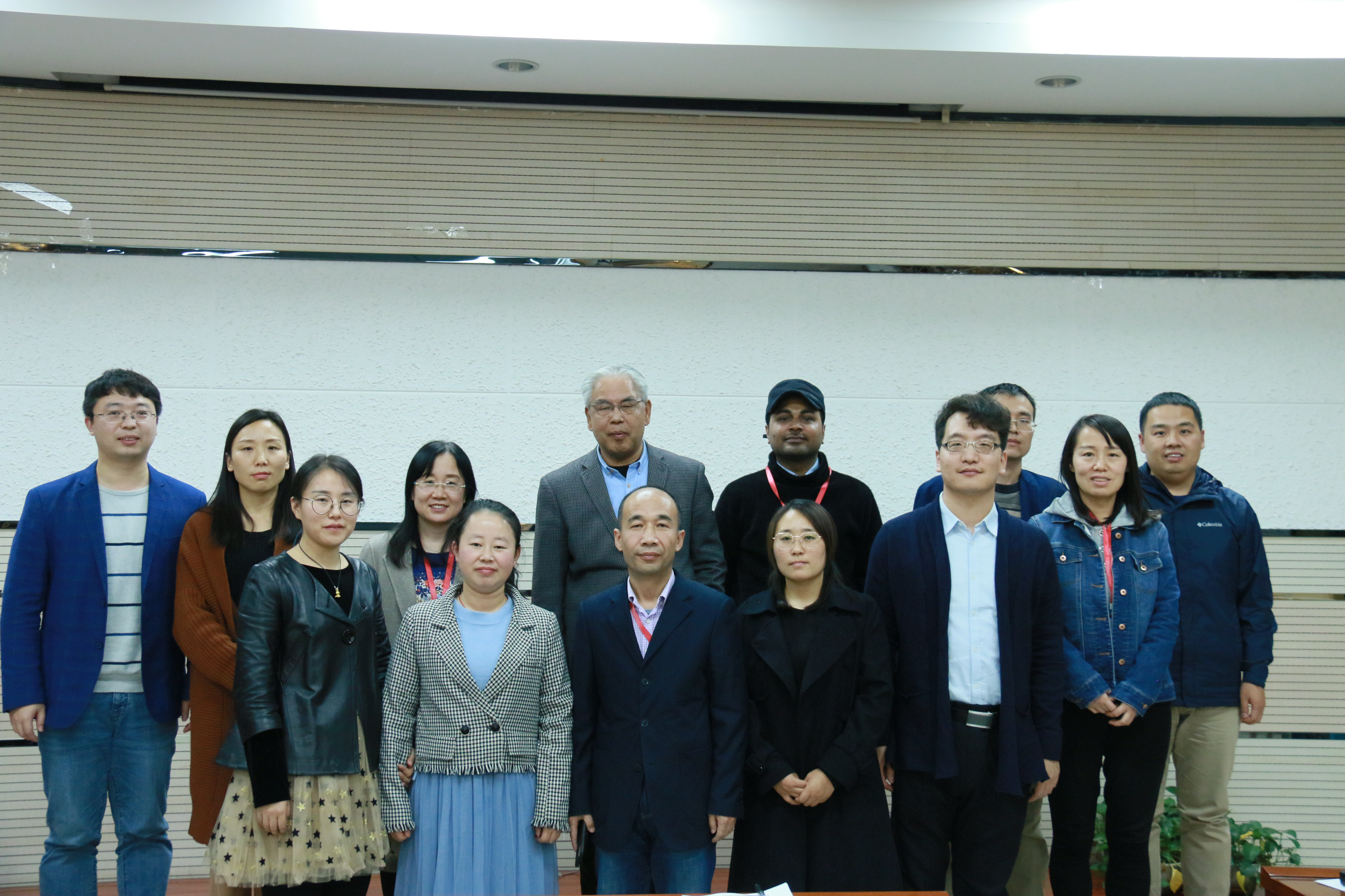 合影.JPG 合影.JPG